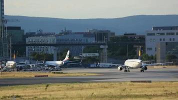 aeródromo, tráfico e infraestructura video