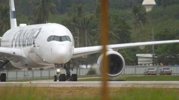 airbus a350 taxiën na landing video