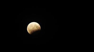 Obscurcissement 8k avec éclipse lunaire video
