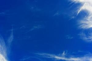 nubes cielo azul foto