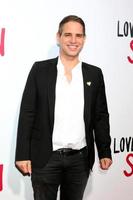 los angeles - mar 13 greg berlanti at the love, simon proyección especial en el atrio del centro comercial westfield century city el 13 de marzo de 2018 en century city, ca foto