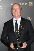 los angeles 29 de abril - ken corday en los premios emmy diurnos creativos 2017 en el auditorio cívico de pasadena el 29 de abril de 2017 en pasadena, ca foto