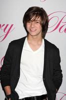 los angeles, 19 de enero - billy unger llega a la fiesta de cumpleaños número 14 de cody simpsons en pacific park en el muelle de santa monica el 19 de enero de 2011 en santa monica, ca foto