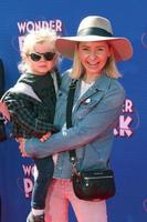 los angeles - 10 de marzo hutton michael cameron, beverley mitchell en el estreno de wonder park en el teatro del pueblo el 10 de marzo de 2019 en westwood, ca foto