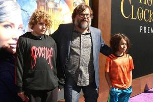 los angeles 16 de septiembre - samuel black, jack black, samuel black en la casa con un reloj en sus paredes el estreno en el teatro chino tcl imax el 16 de septiembre de 2018 en los angeles, ca foto