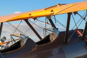 Goodwood, West Sussex, Reino Unido, 2012. Cabina de un biplano Boeing Stearman 75 de 1942 foto