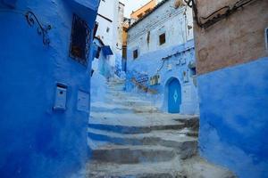 Calle en Chefchaouen, Marruecos foto