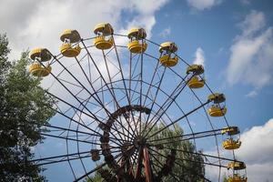 rueda de la fortuna, ciudad de pripyat en la zona de exclusión de chernobyl, ucrania foto