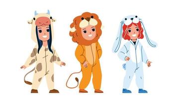 niños vistiendo divertidos pijamas de animales juntos vector