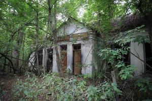 edificio en la zona de exclusión de chernobyl, ucrania foto