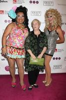 los angeles, 4 de octubre - kathy kinney, drag queens en el mejor show de drag en el teatro orpheum el 4 de octubre de 2015 en los angeles, ca foto