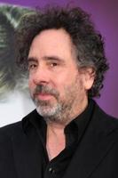 los angeles, 7 de mayo - tim burton llega a las sombras oscuras, estreno de los angeles en el teatro chino graumans el 7 de mayo de 2012 en los angeles, ca foto