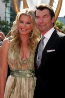 los angeles, 10 de septiembre - rebecca romijn, jerry oconnell llegando a los creative arts emmys 2011 en el teatro nokia el 10 de septiembre de 2011 en los angeles, ca foto