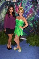 los angeles, 19 de agosto - canción de brenda, tinkerbell en la expo d23 2011 en el centro de convenciones de anaheim el 19 de agosto de 2011 en anaheim, ca foto