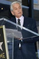 los angeles 6 de noviembre - michael douglas en la ceremonia de la estrella de michael douglas en el paseo de la fama de hollywood el 6 de noviembre de 2018 en los angeles, ca foto