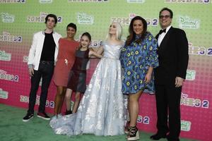 los angeles 25 de enero - daniel dimaggio, carly hughes, julia butters, meg donnelly, katy mixon, diedrich bader en la proyección de zombies 2 en los estudios disney el 25 de enero de 2020 en burbank, ca foto