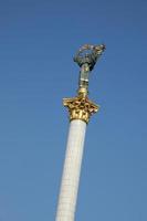 Independence Monument in Maidan Nezalezhnosti in Kiev, Ukraine photo