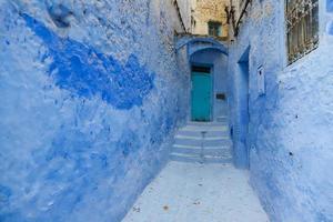 Calle en Chefchaouen, Marruecos foto