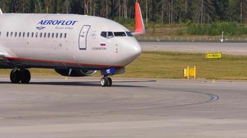 Boeing 737 d'aeroflot à l'aéroport video