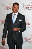 los angeles, 9 de abril - terrance howard llega a la 32ª edición de los premios anuales de televisión universitaria en el Renaissance hotel hollywood el 9 de abril de 2011 en los angeles, ca foto