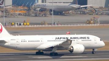 HONG KONG - NOVEMBER 10, 2019 - Japan Airlines Dreamliner Boeing 787 JA832J accelerate before departure from Chek Lap Kok International Airport, Hong Kong,. video