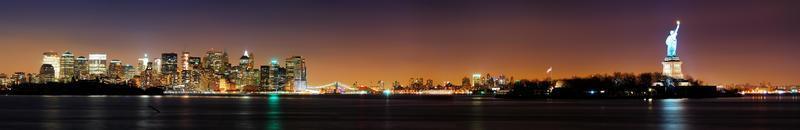 ciudad de nueva york y estatua de la libertad foto