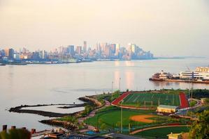 horizonte de manhattan de la ciudad de nueva york foto