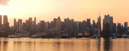 Urban City skyline panorama, New York City photo