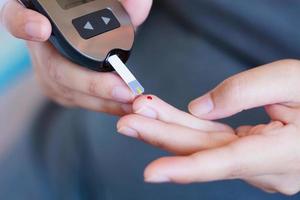 prueba de glucosa en sangre para la diabetes foto