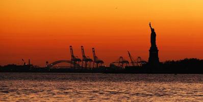 estatua de la libertad de manhattan de la ciudad de nueva york foto