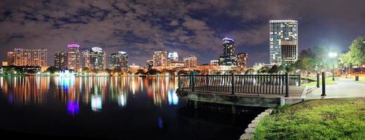 panorama nocturno de orlando foto