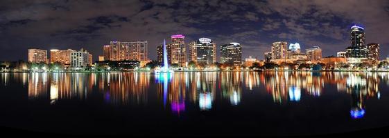 panorama nocturno de orlando foto