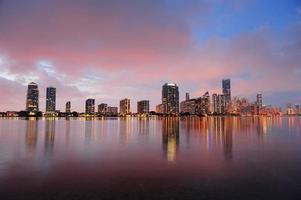 escena nocturna de miami foto