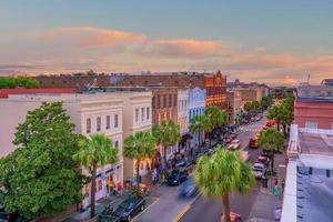 zona histórica del centro de charleston, paisaje urbano de carolina del sur en ee.uu. foto