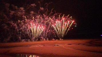 Una vista de un espectáculo de fuegos artificiales en Blackpool Pleasant Beech foto