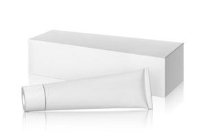 tubo de medicina y paquete aislado sobre fondo blanco foto