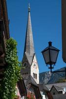 hallstatt, austria, 2017. vista de la iglesia parroquial evangélica en hallstatt foto