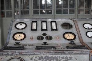 panel de control de una antigua planta de energía foto