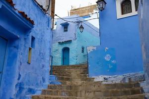 Calle en Chefchaouen, Marruecos foto