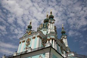 iglesia de san andrés en kiev, ucrania foto