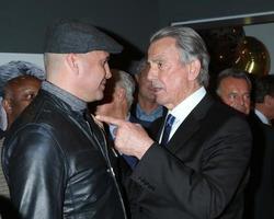 los angeles 7 de febrero - billy zane y eric braeden en la celebración del 40 aniversario de eric braeden sobre los jóvenes y los inquietos en la ciudad de la televisión el 7 de febrero de 2020 en los angeles, ca foto