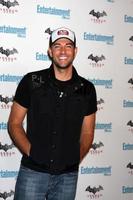 los angeles, 23 de julio - zachary levi llegando a la ew comic-con party 2011 en la ew comic-con party 2011 el 23 de julio de 2011 en los angeles, ca foto