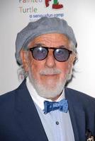 los angeles, 4 de diciembre - lou adler llega a una celebración de carole king y su música en el teatro dolby el 4 de diciembre de 2012 en los angeles, ca foto