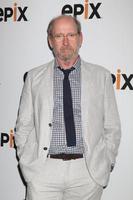 los angeles, 30 de julio - richard jenkins en la línea de fotos de la gira de la asociación de críticos de televisión epix en el hotel beverly hilton el 30 de julio de 2016 en beverly hills, ca