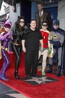 los angeles 9 de enero - enigma, catwoman, burt ward, robin, batman en la ceremonia de la estrella de burt ward en el paseo de la fama de hollywood el 9 de enero de 2020 en los angeles, ca foto