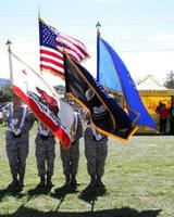 Los Ángeles, 9 de octubre: presentación de colores en las celebridades saludan a los militares en el laberinto de maíz en el Big Horse Feed and Mercantil el 9 de octubre de 2015 en Temecula, CA. foto