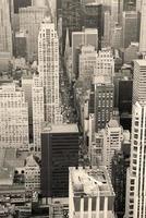 vista aérea del horizonte de manhattan de la ciudad de nueva york en blanco y negro foto