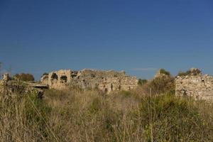 ruinas en el costado foto