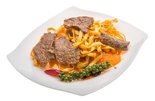 Fried noodles with beef photo