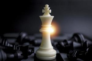 juego de tablero de ajedrez para ideas y competencia y estrategia, concepto de éxito empresarial foto